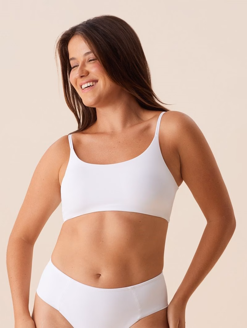 Top con Copa Removible en Microfibra – Blanco