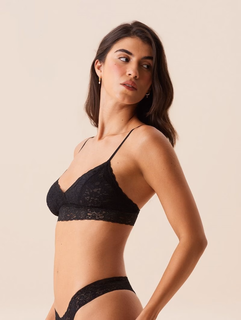 Brasier Top Triángulo de Encaje con Copas Removibles – Negro - Image 3