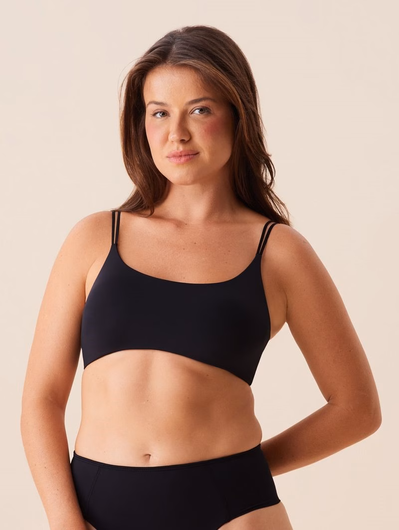 Top con Copa Removible en Microfibra – Negro