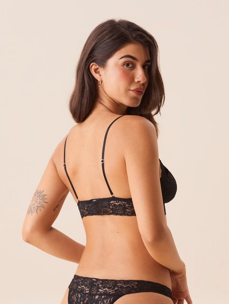 Brasier Top Triángulo de Encaje con Copas Removibles – Negro - Image 2